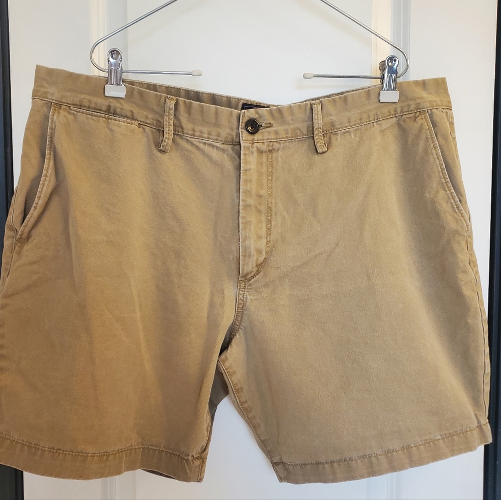 Gap Khakis - Men's Tan Shorts - Sz 40